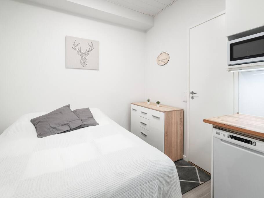 Cozy Roomy Studio Flat Next To Tram Stop @ Kallio Helsinki Esterno foto