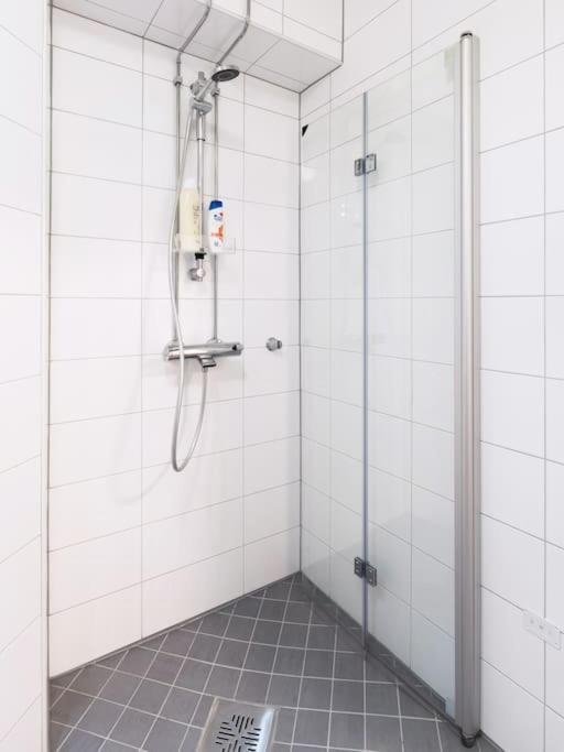 Cozy Roomy Studio Flat Next To Tram Stop @ Kallio Helsinki Esterno foto
