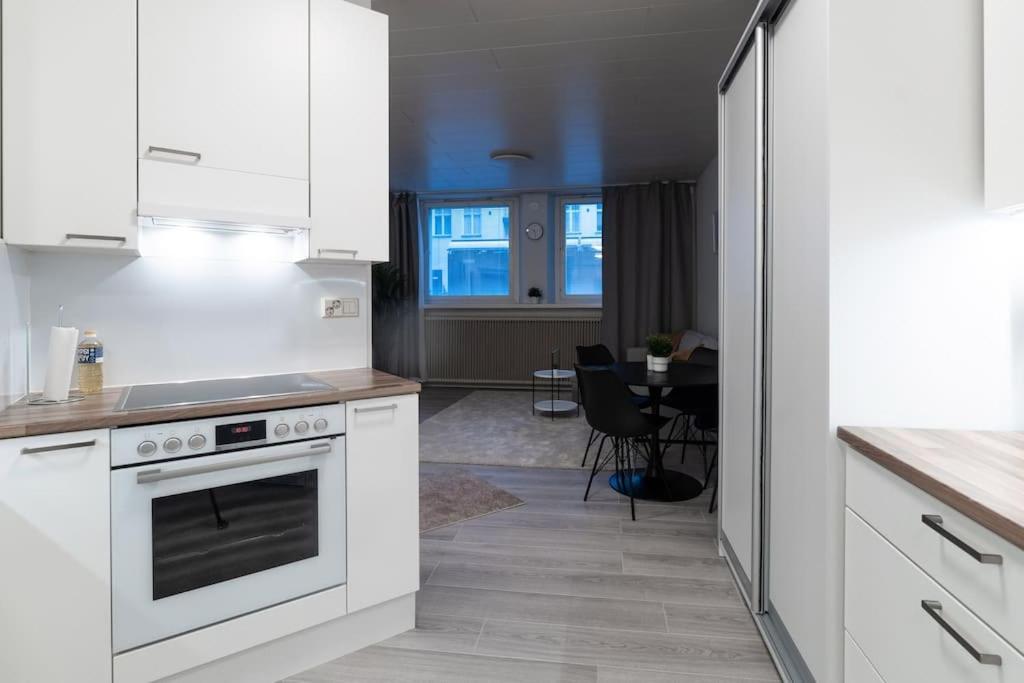 Cozy Roomy Studio Flat Next To Tram Stop @ Kallio Helsinki Esterno foto