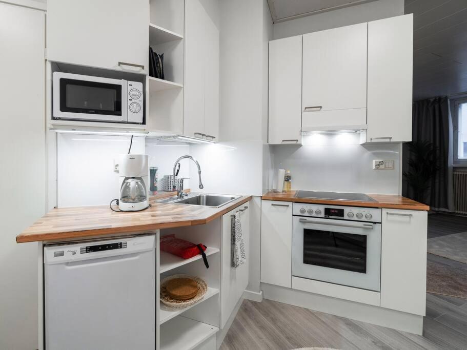 Cozy Roomy Studio Flat Next To Tram Stop @ Kallio Helsinki Esterno foto